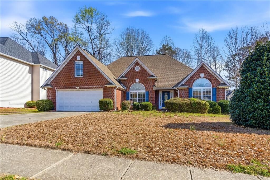 Property Photo: 206 Gainsborough Way GA 30044