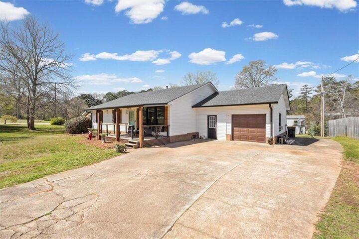 Property Photo: 16 Windsor Way GA 30263