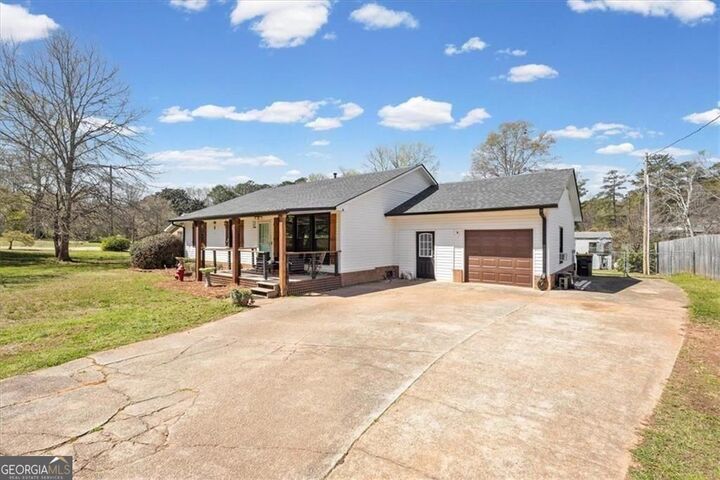 Property Photo:  16 Windsor Way  GA 30263 