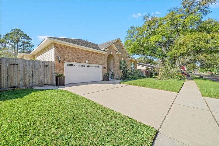 Property Photo:  5821 Ariel Street  TX 77074 