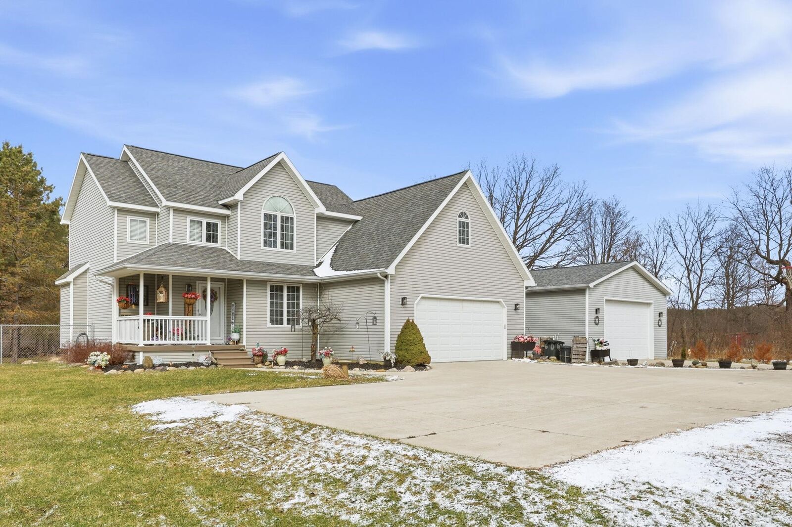 Property Photo:  2119 E Vienna Road  MI 48420 
