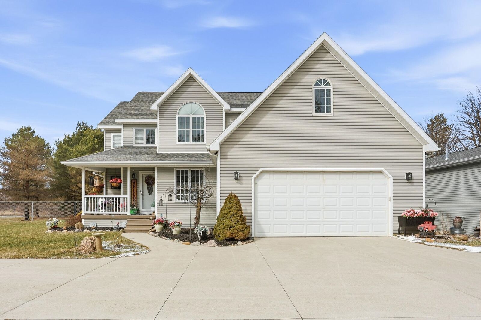 Property Photo:  2119 E Vienna Road  MI 48420 