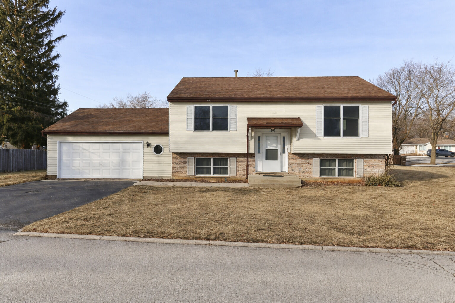 Property Photo: 100 Barberry Drive IL 60014