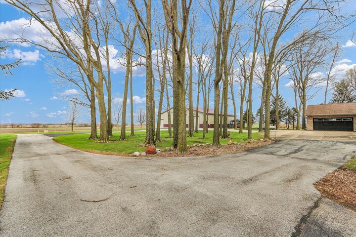 Property Photo:  1644 County Road 200 Road  IL 61875 