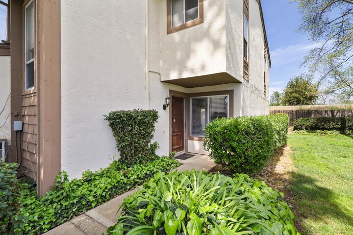 Property Photo:  2544 Rio Bravo Circle  CA 95826 