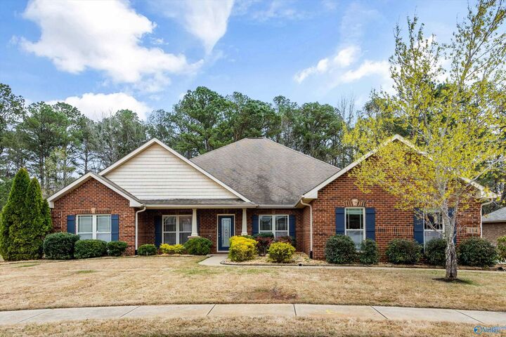 Property Photo:  104 Harbor Glen Drive SW  AL 35756 
