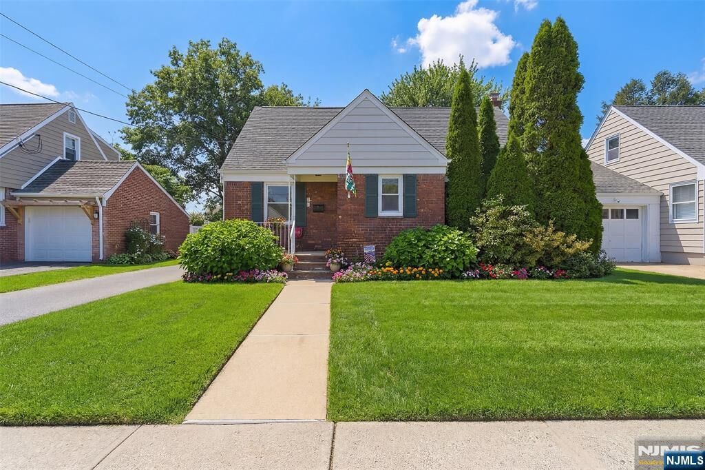 Property Photo:  47 Peek Street  NJ 07662 