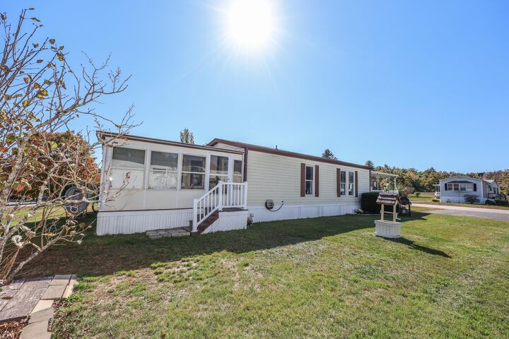 Property Photo:  5 Monadnock Drive  NH 03867 