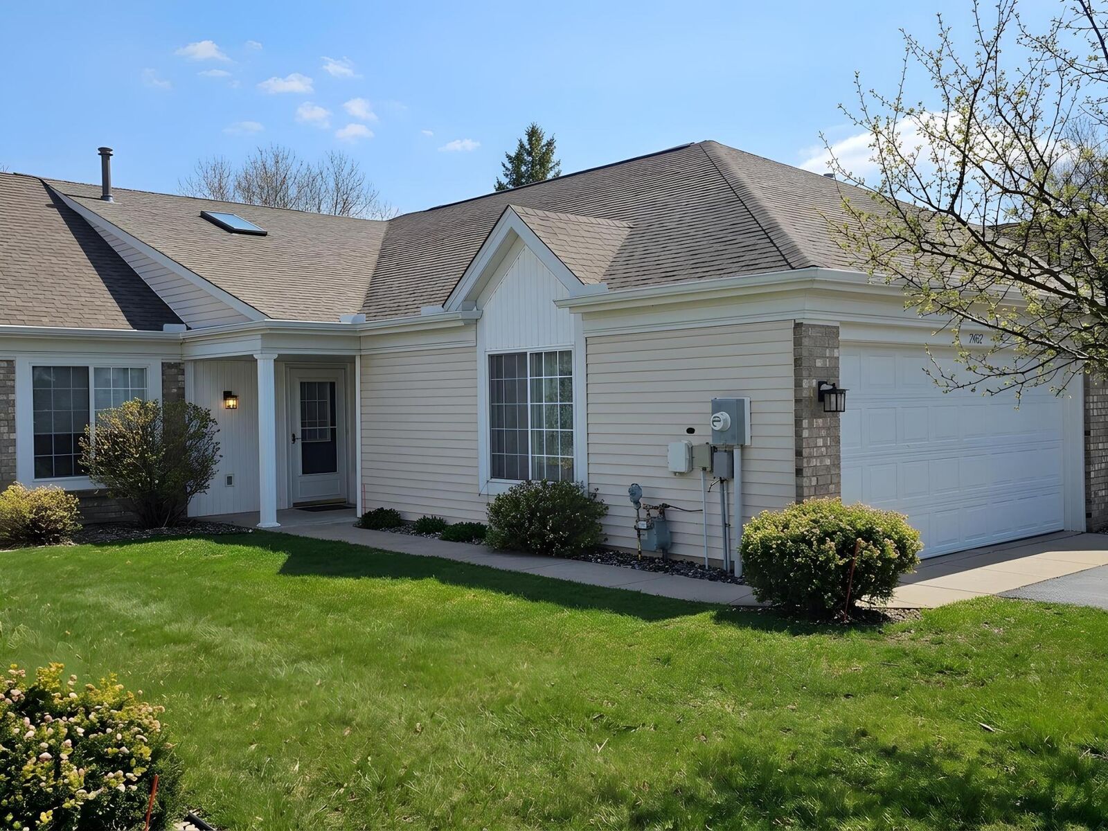 Property Photo: 7462 Hinton Park Avenue S MN 55016