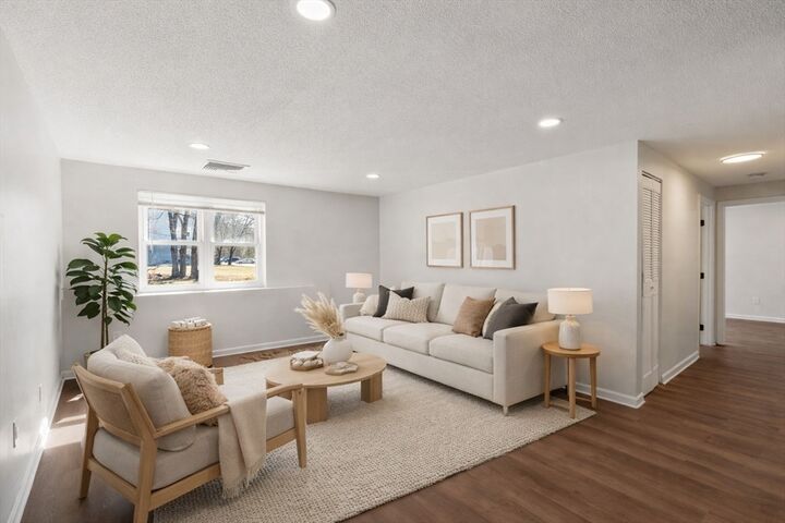 Property Photo:  25 Longworth Ave 4  MA 02301 