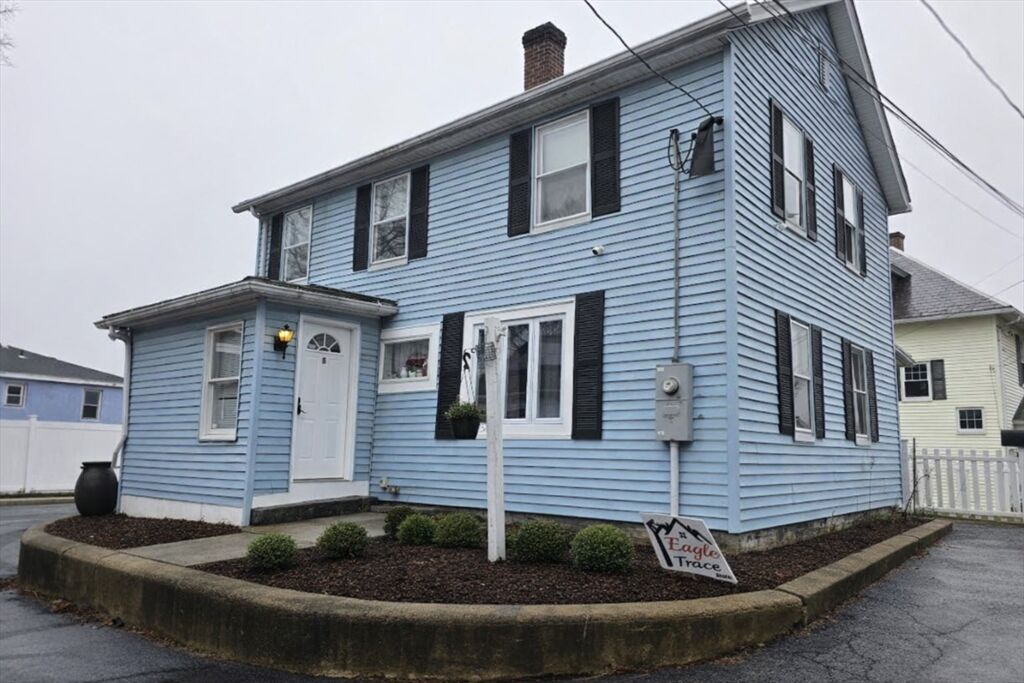 Property Photo:  5 Eaton Pl  MA 01453 