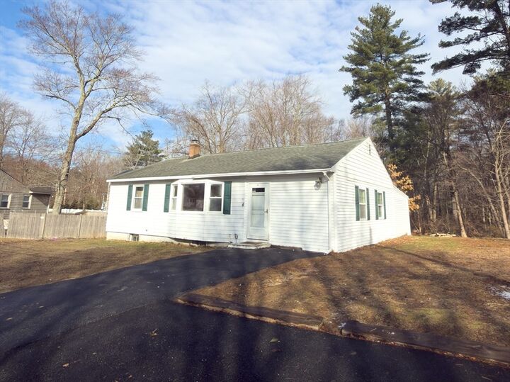 Property Photo:  4 Lockwood Rd  MA 01887 