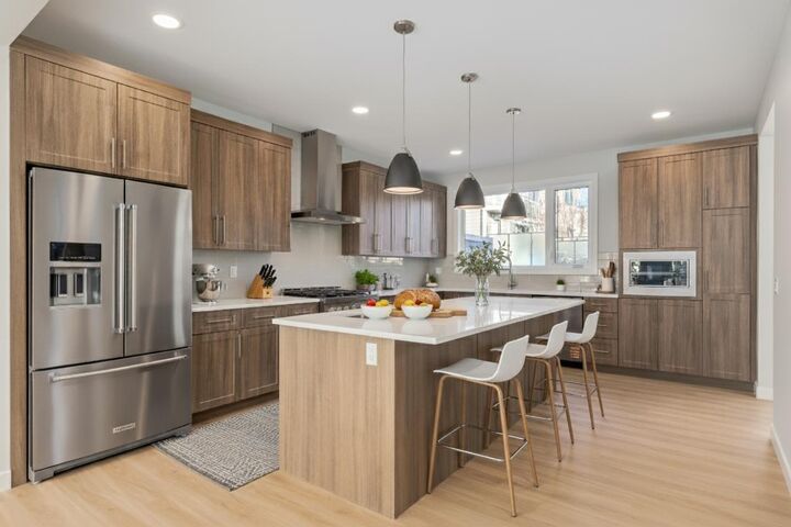 Property Photo:  2516 21 Avenue SW  AB T2T 0P6 