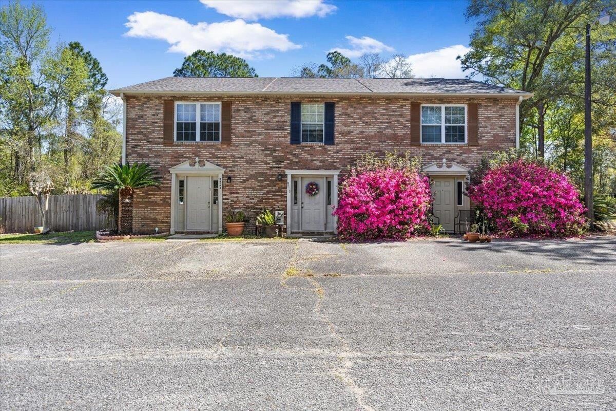 Property Photo: 9020 Governors Pl Ct FL 32514