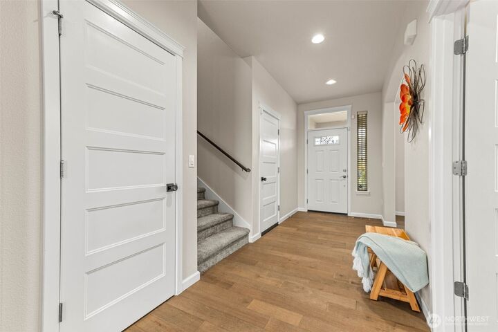 Property Photo: 9622 6th Avenue SE WA 98513