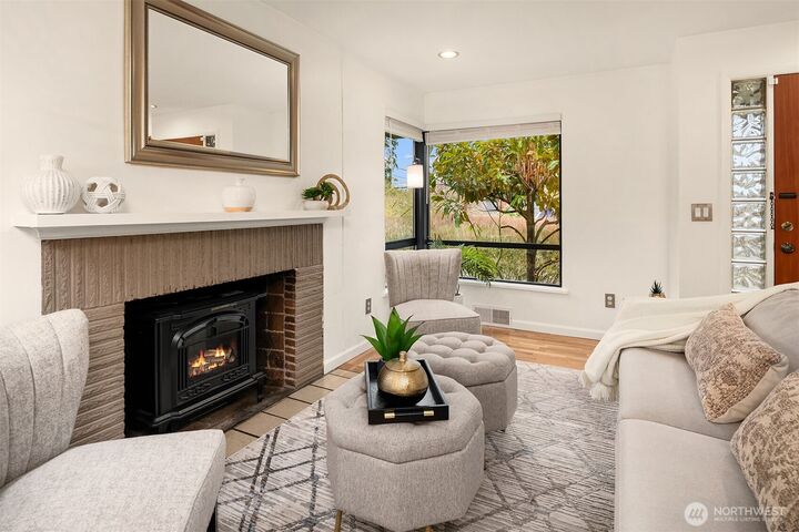 Property Photo:  11340  Alton Avenue NE  WA 98125 