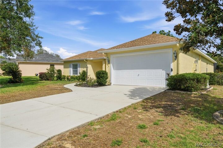 Property Photo:  39 W Amalfi Court  FL 34465 