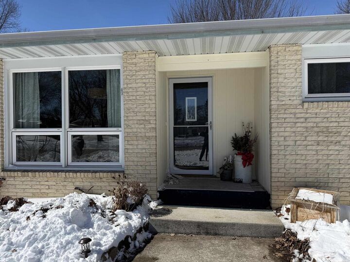 Property Photo:  1121 Erie Drive  WI 53545 