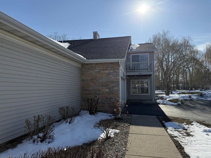 Property Photo:  2521 Edgewood Drive  WI 53511 
