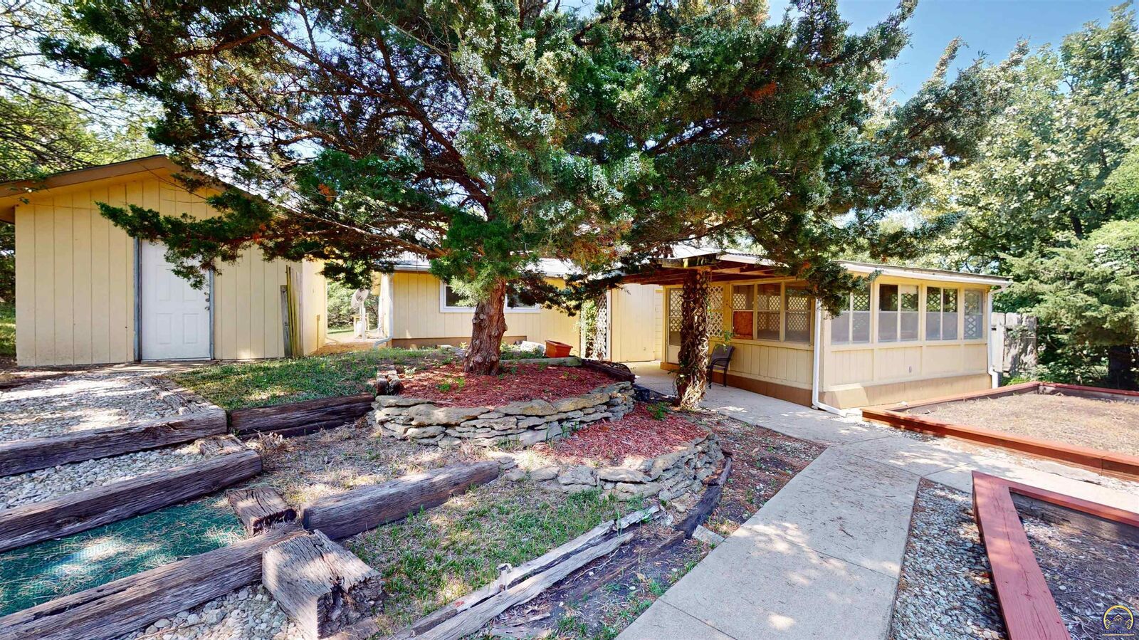 Property Photo: 11973 SW 77th St KS 66402