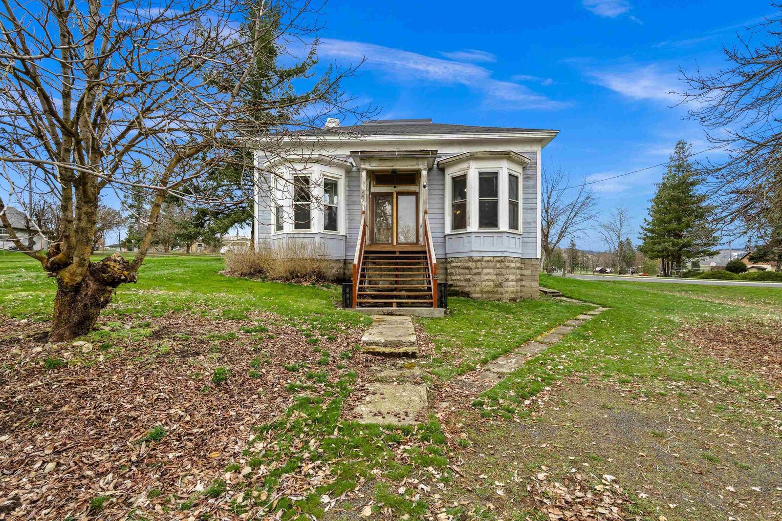 Property Photo:  203 E Chestnut St  WA 99128 