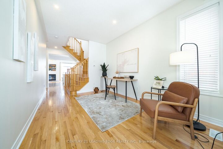 Photo de la propriété: 47 Hoppington Avenue ON L4A 0L1