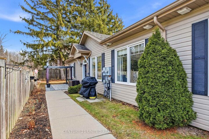 Property Photo: 774 Ontario Street 4 ON K9A 3C5