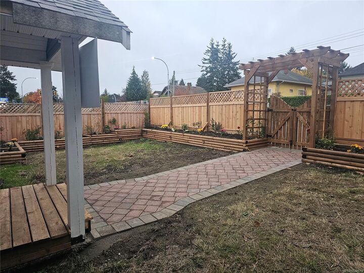 Property Photo:  495 Nicol St  BC V9R 4T5 