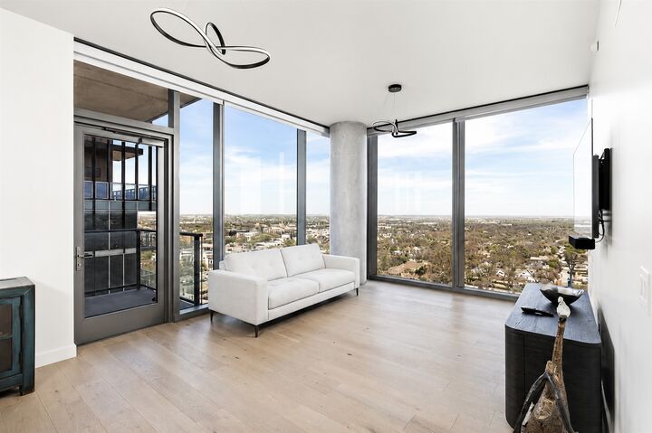 Property Photo: 44 East Avenue 2907 TX 78701