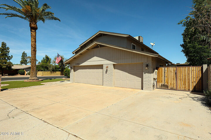 Property Photo: 1462 W Lindner Avenue AZ 85202