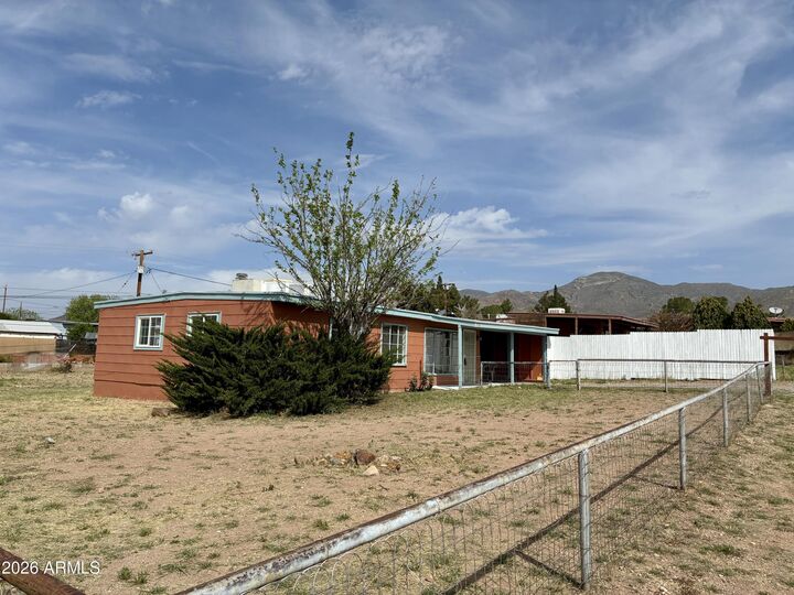 Property Photo:  130 Cochise Drive  AZ 85603 