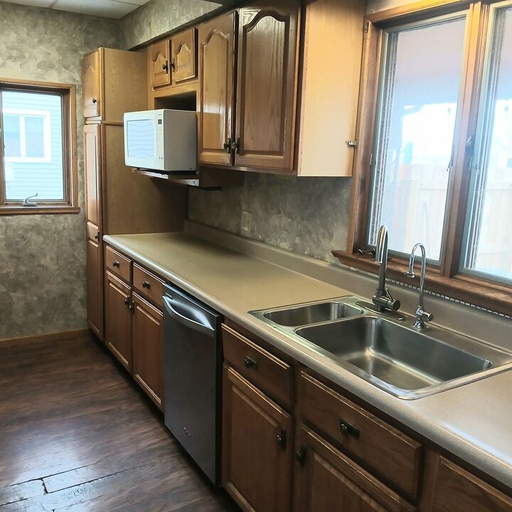 Property Photo:  404 S Main St  OH 45876 