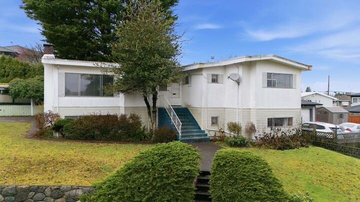 4745 Gilpin Court — photo 1