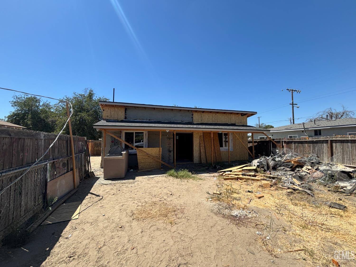 Property Photo: 109 Plymouth Avenue CA 93308