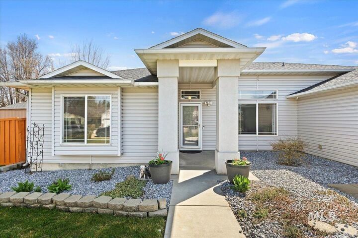 Property Photo:  2558 N Rough Stone  ID 83646 