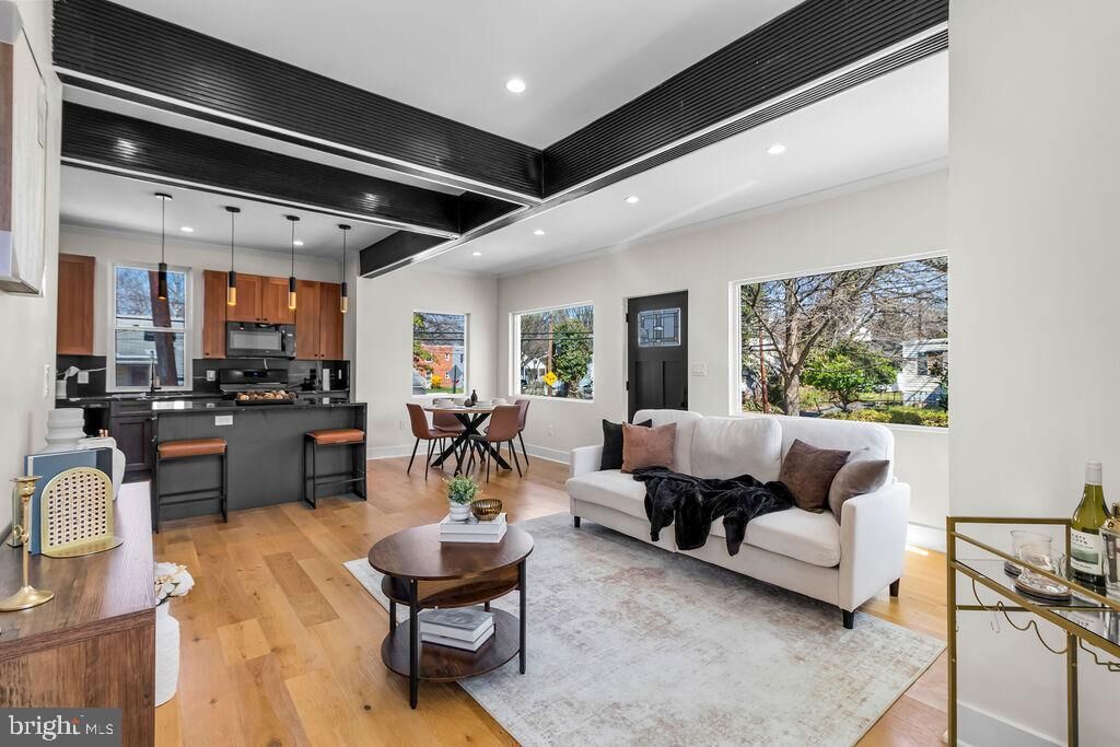 Property Photo:  713 Croissant Place SE  DC 20019 