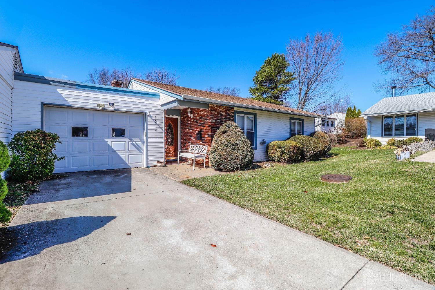 Property Photo:  101-C Dogwood Plaza  NJ 08831 