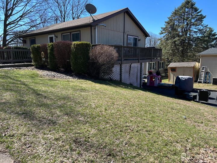 Property Photo:  2 King Hill Road  NJ 08829 