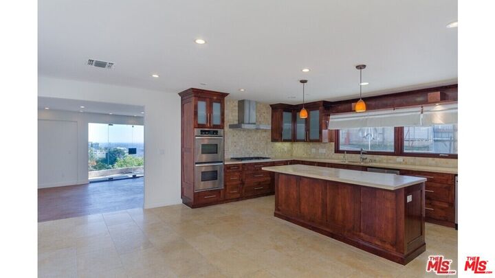 Property Photo:  1874 Sunset Plaza Dr  CA 90069 