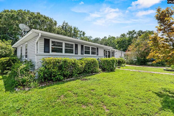 Property Photo:  1531 Woodcrest  SC 29407 