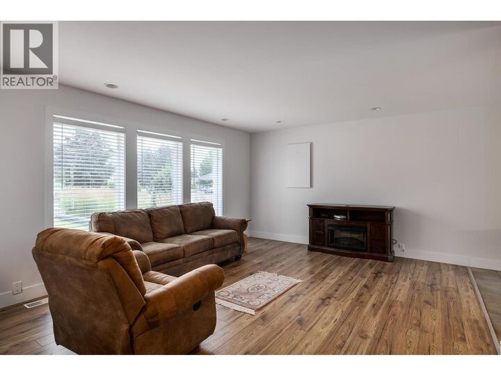 Property Photo: 2571 Pineridge Place BC V4T 2J7