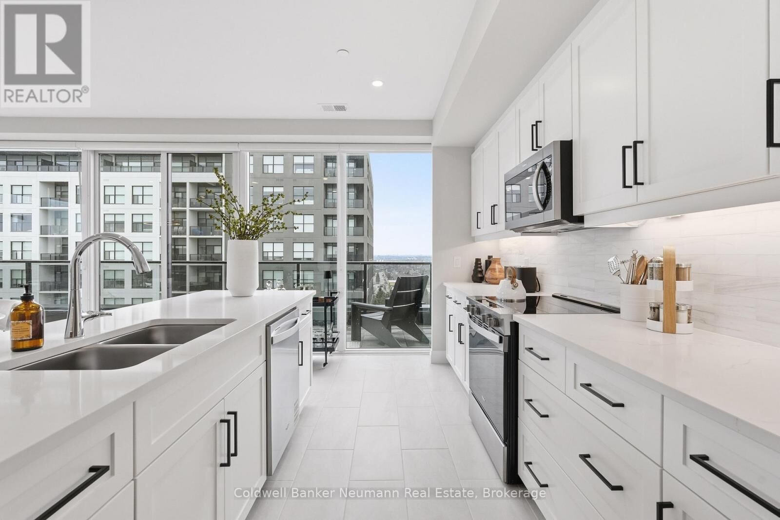 Property Photo:  1882 Gordon Street 813  ON N1L 0P6 