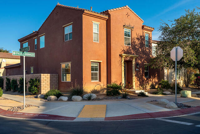 Property Photo:  551 Via De La Paz  CA 92211 