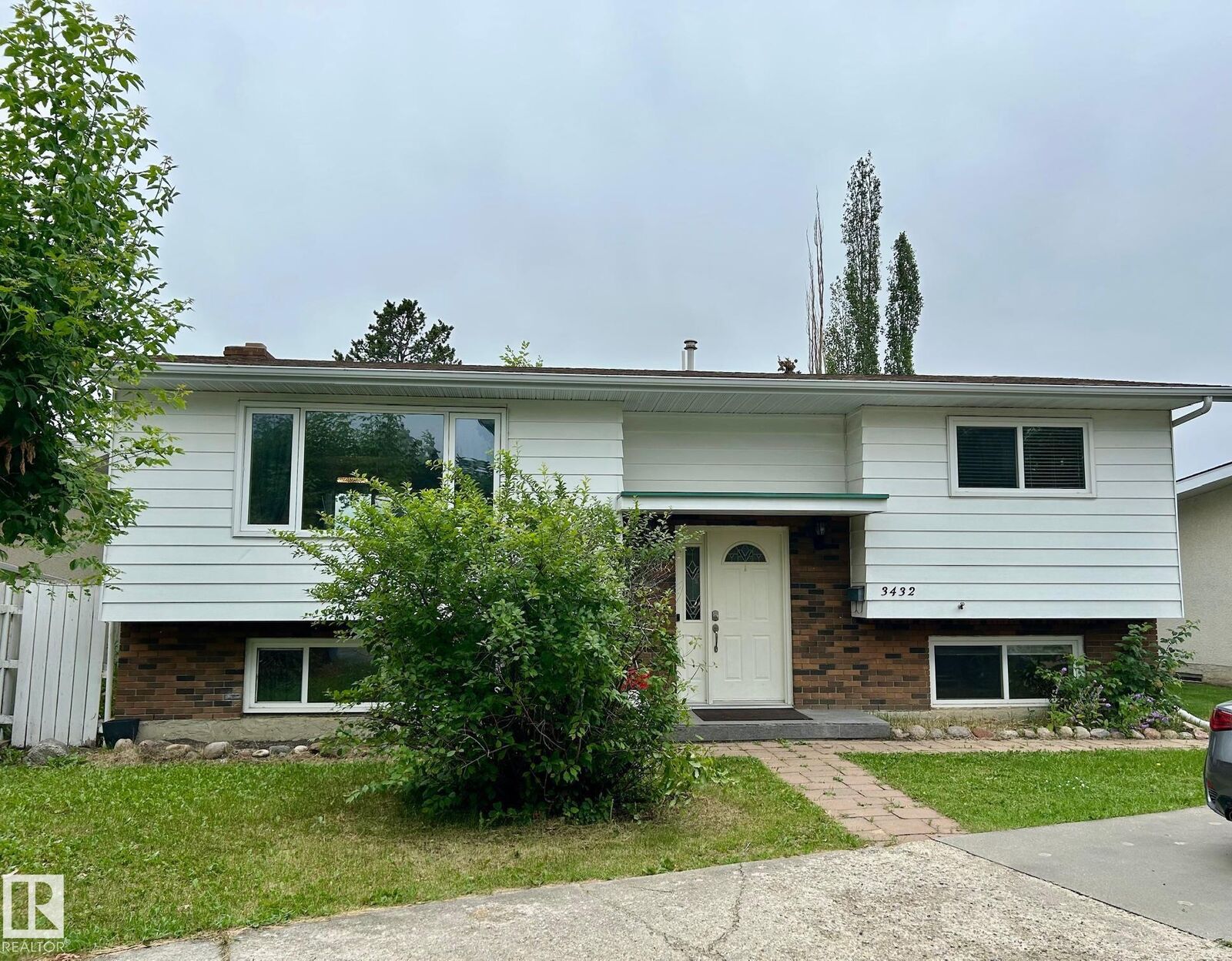 Property Photo: 3432 81 Street NW AB T6K 0G4