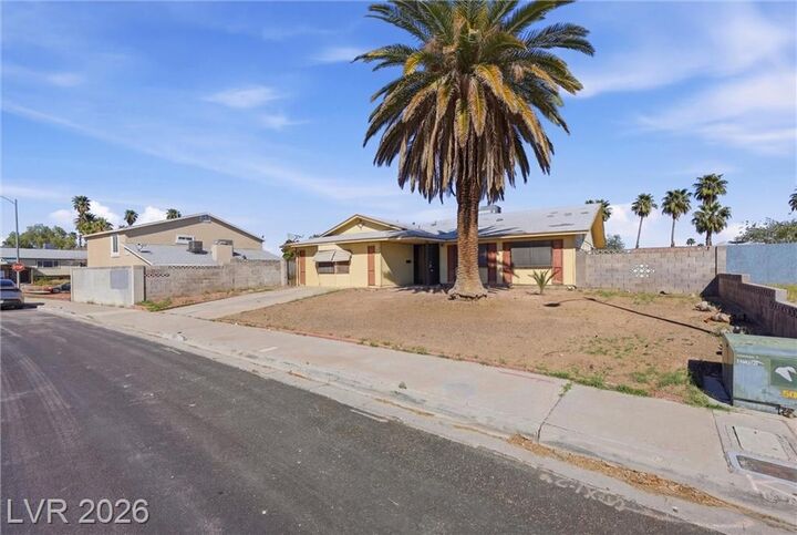 Property Photo: 4468 El Pito Lane NV 89121