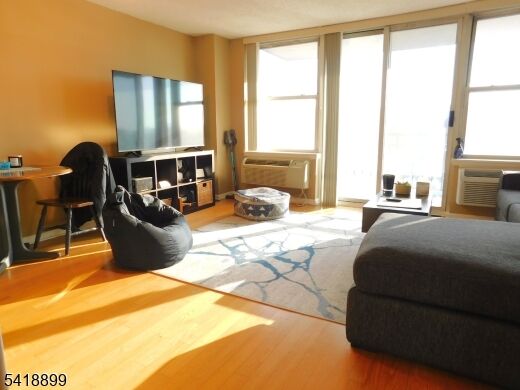 Property Photo:  300 Main St 604  NJ 07424 