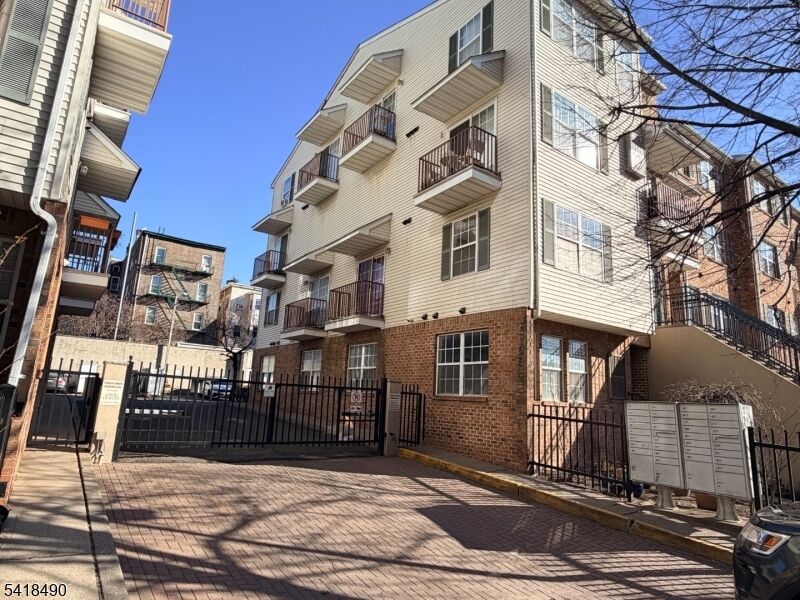 Property Photo: 84 Union St C2 NJ 07105
