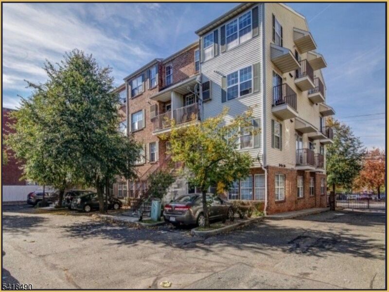 Property Photo: 84 Union St C2 NJ 07105