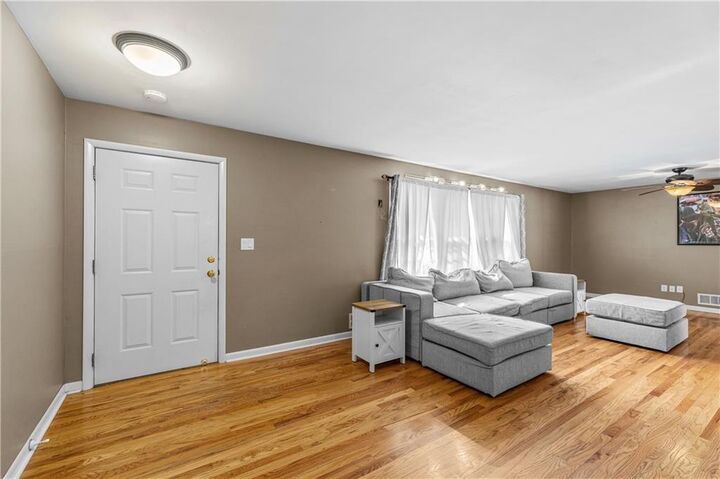 Property Photo:  300 E 108th Terrace  MO 64114 