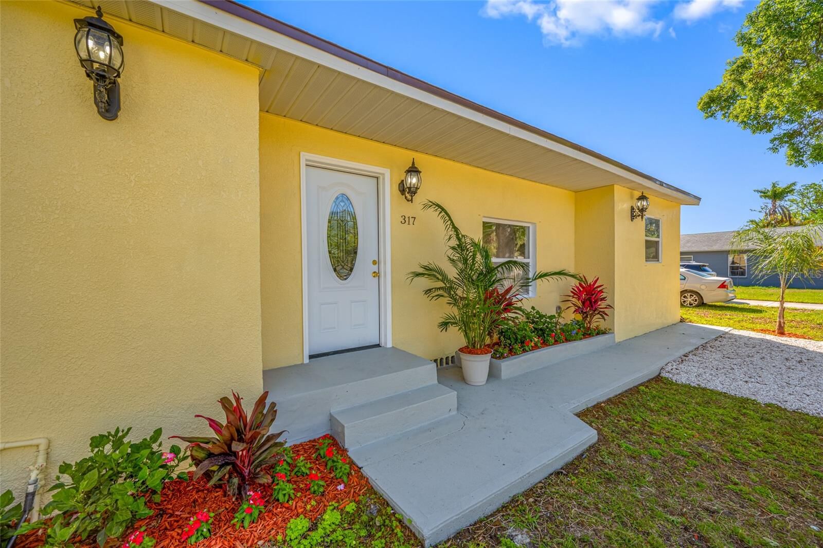 Property Photo:  317 Elizabeth Avenue  FL 33759 
